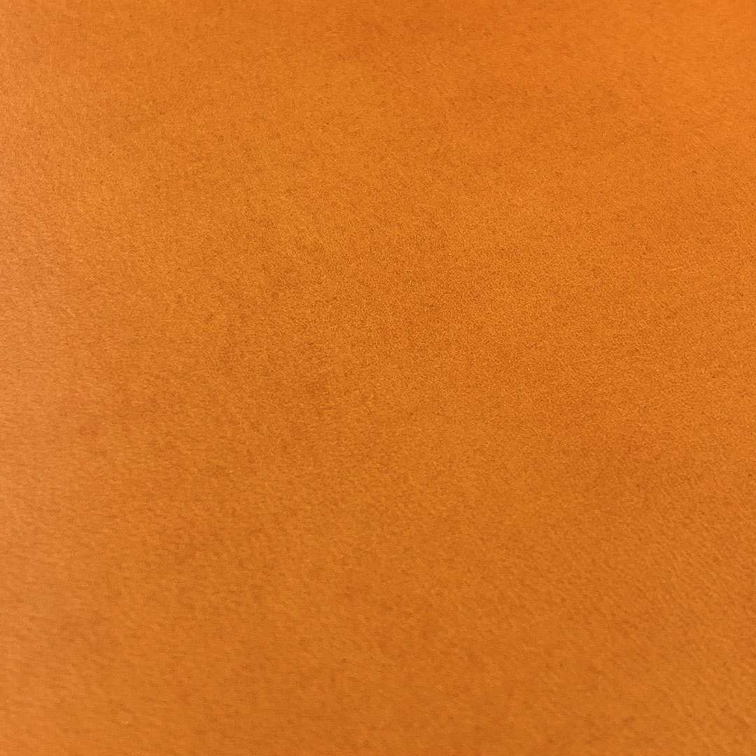Zoomed detail shot of the grain on the Honey leather phone case by Keyway