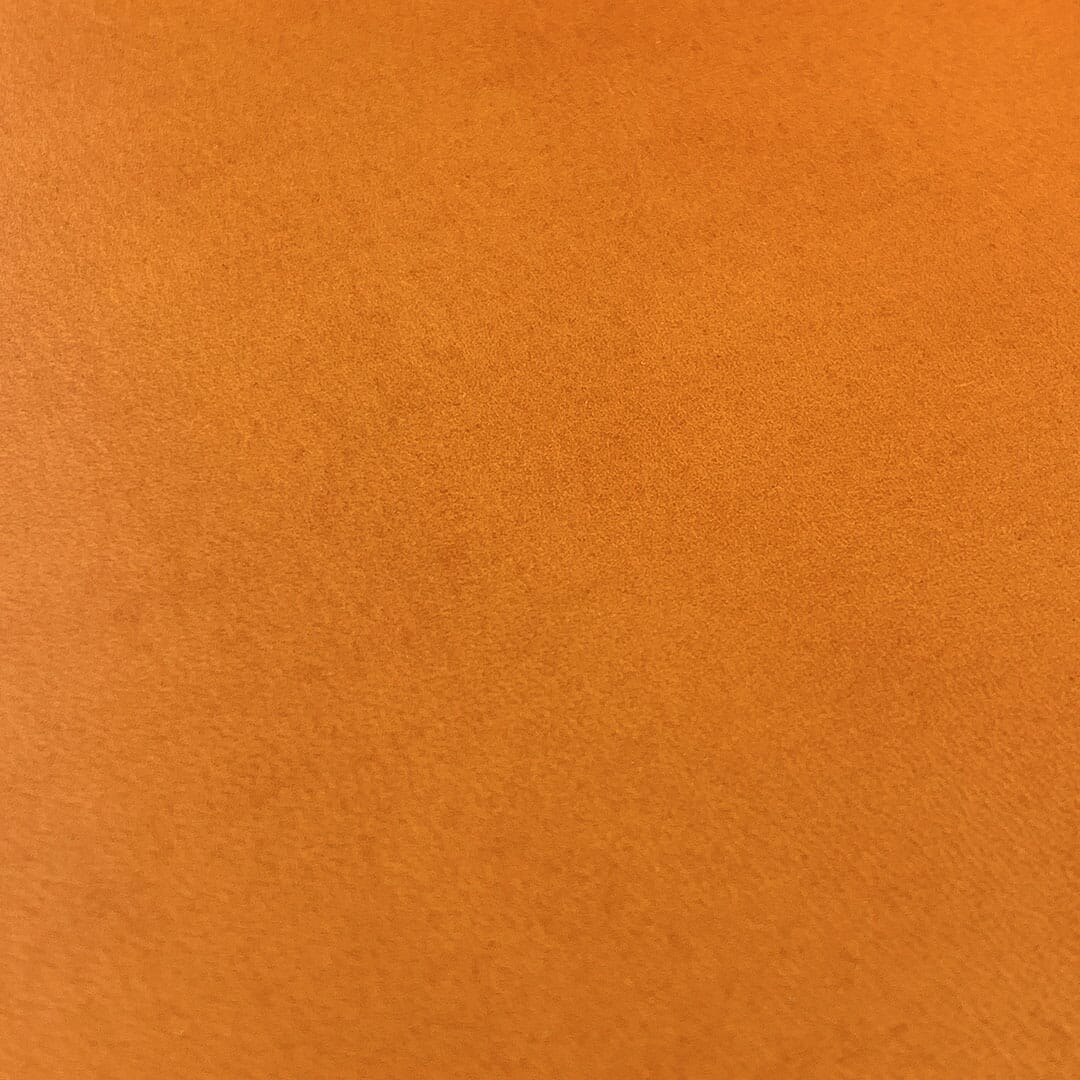 Zoomed detail shot of the grain on the Honey leather phone case by Keyway