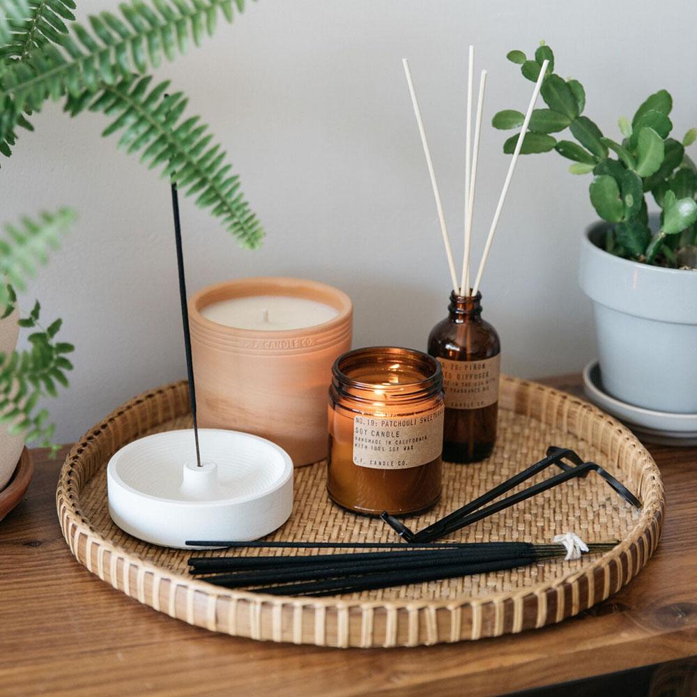 P.F. Candle - No.32: Sandlewood Rose