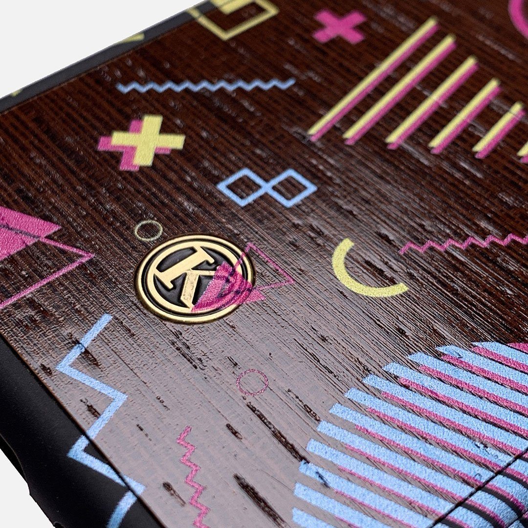 Zoomed in detailed shot of the 100's inspired, Bayside High esque, printed Maple Wood Galaxy Note 10 Plus Case by Keyway Designs