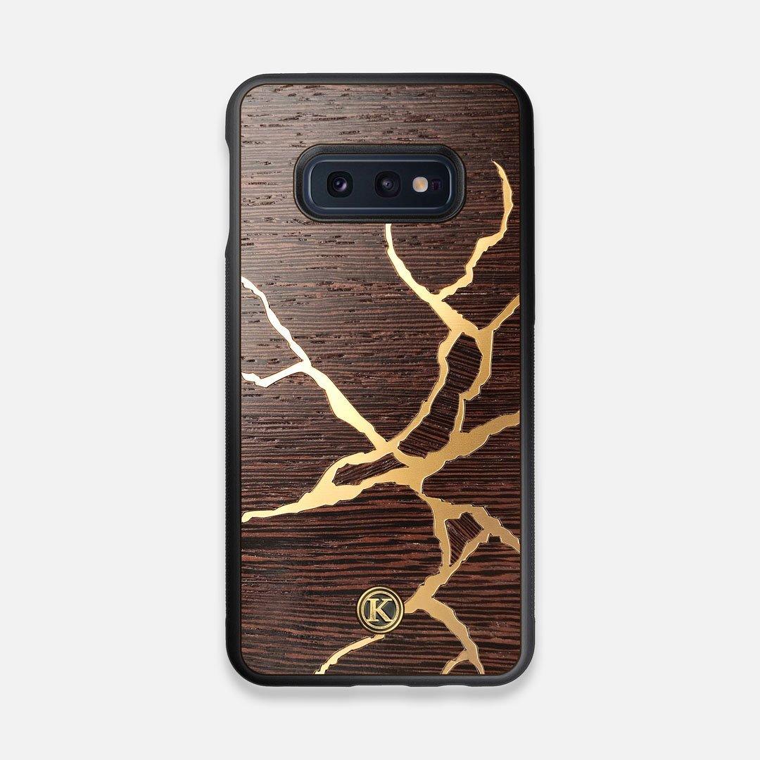 Front view of the Kintsugi inspired Gold and Wenge Wood Galaxy S10e Case by Keyway Designs