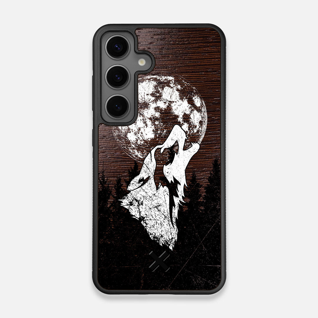 Front view of the high-contrast howling wolf on a full moon printed on a Wenge Wood Galaxy S24 Case by Keyway Designs