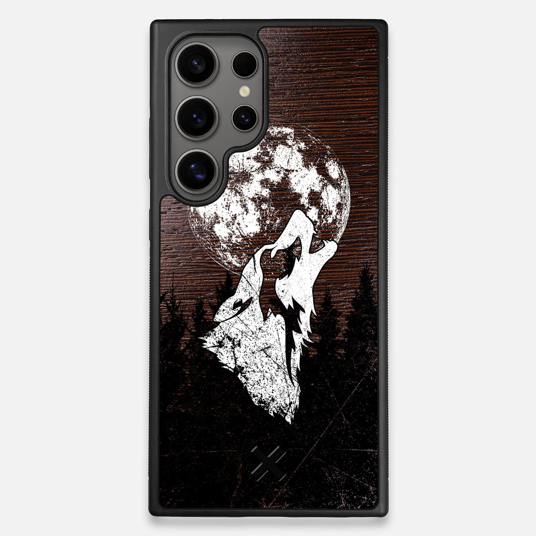 Front view of the high-contrast howling wolf on a full moon printed on a Wenge Wood Galaxy S24 Ultra Case by Keyway Designs