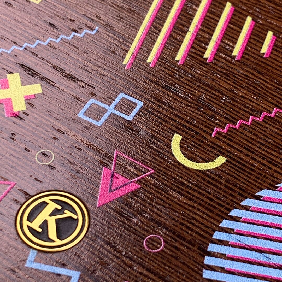 Zoomed in detailed shot of the 90's inspired, Bayside High esque, printed Maple Wood Galaxy S10 Case by Keyway Designs