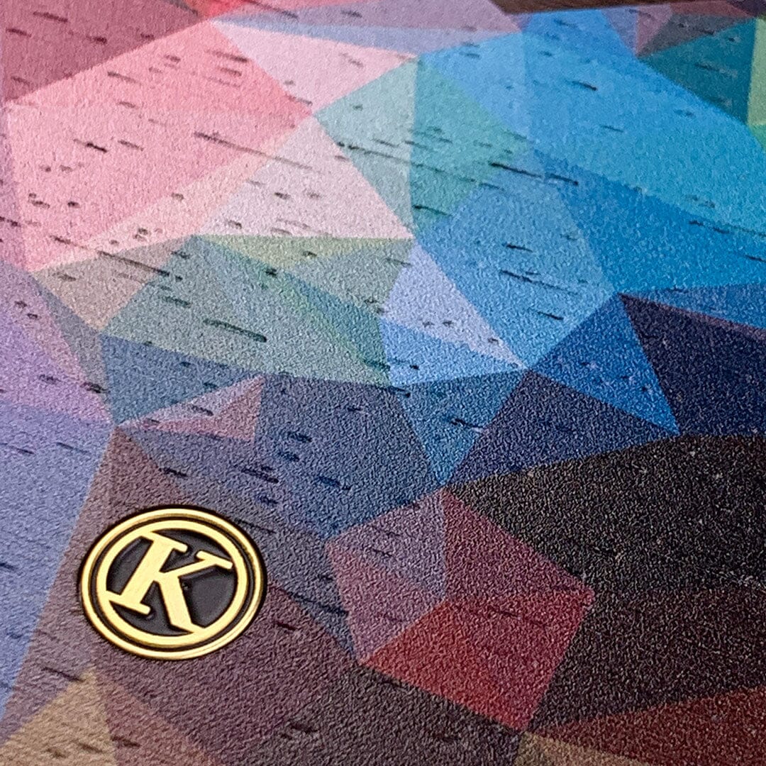 Zoomed in detailed shot of the vibrant Geometric Gradient printed Wenge Wood Galaxy S10 Case by Keyway Designs