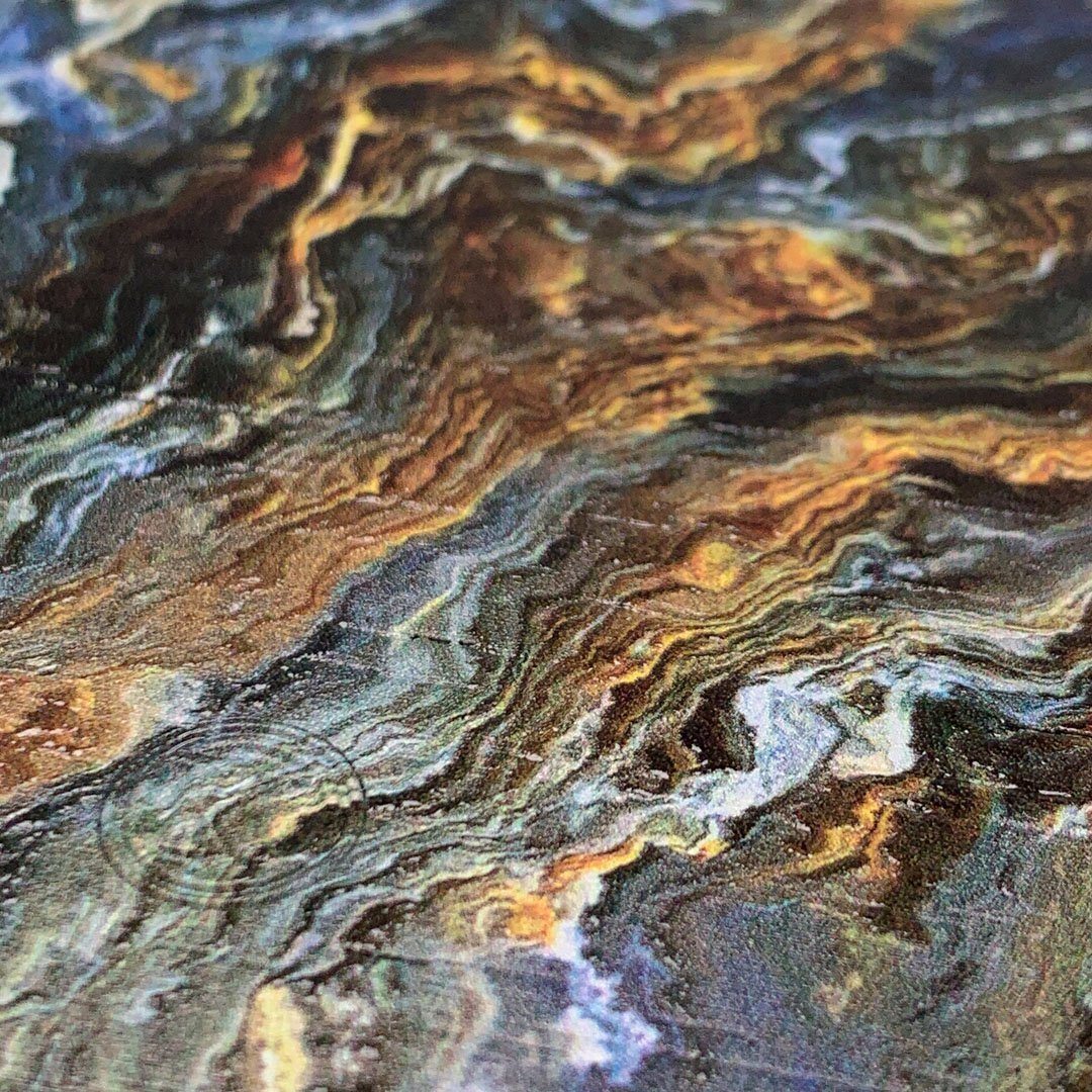Zoomed in detailed shot of the vibrant and rich Blue & Gold flowing marble pattern printed Wenge Wood Galaxy Note 10 Case by Keyway Designs