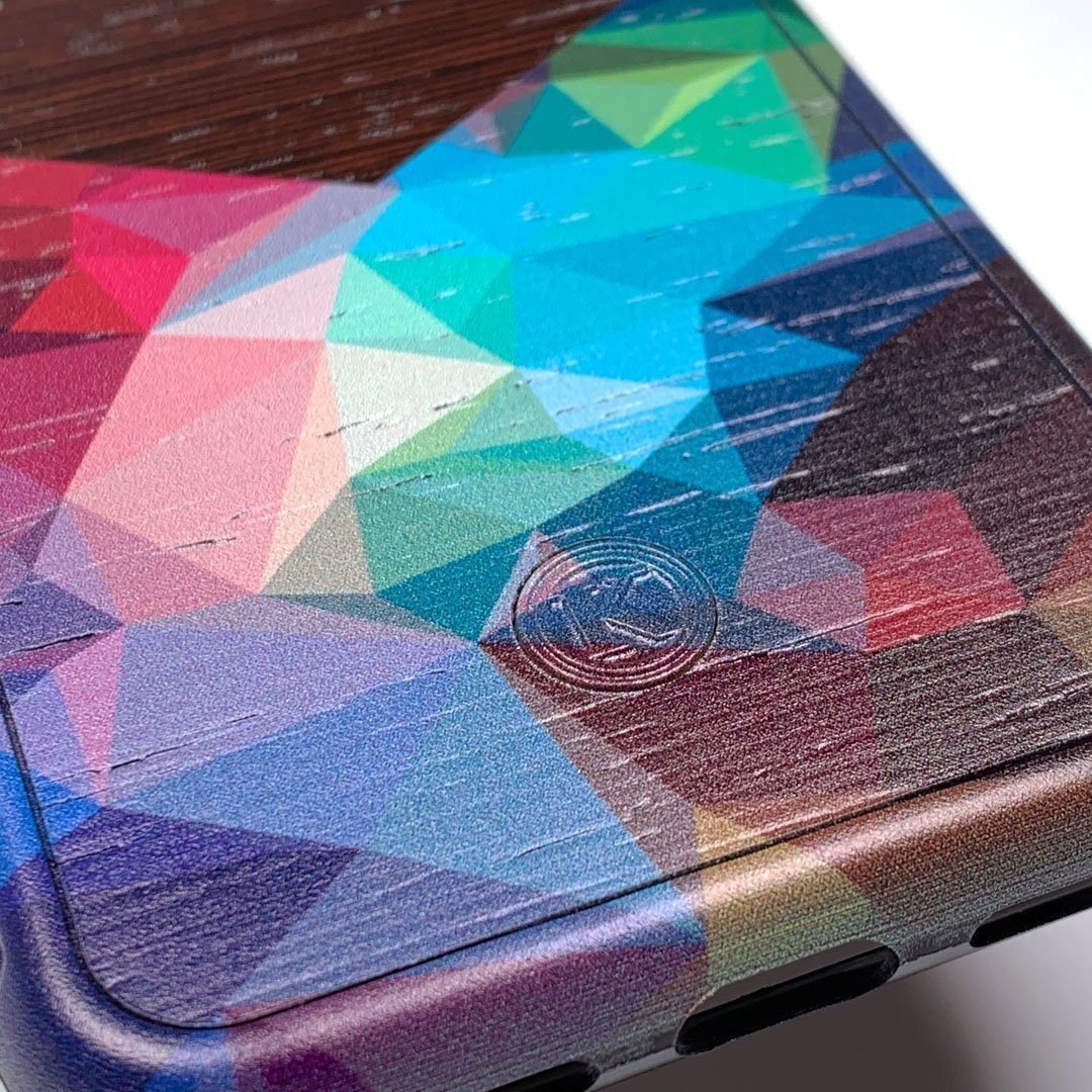 Zoomed in detailed shot of the vibrant Geometric Gradient printed Wenge Wood Galaxy S20+ Case by Keyway Designs